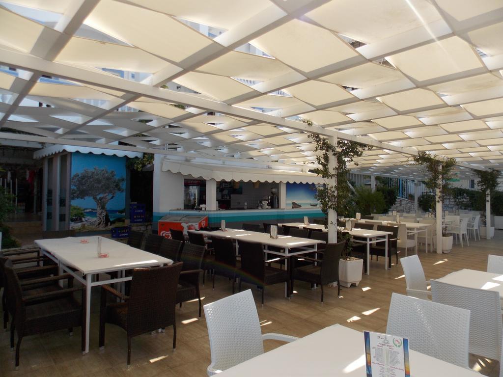 Hotel Erdano Саранда Экстерьер фото